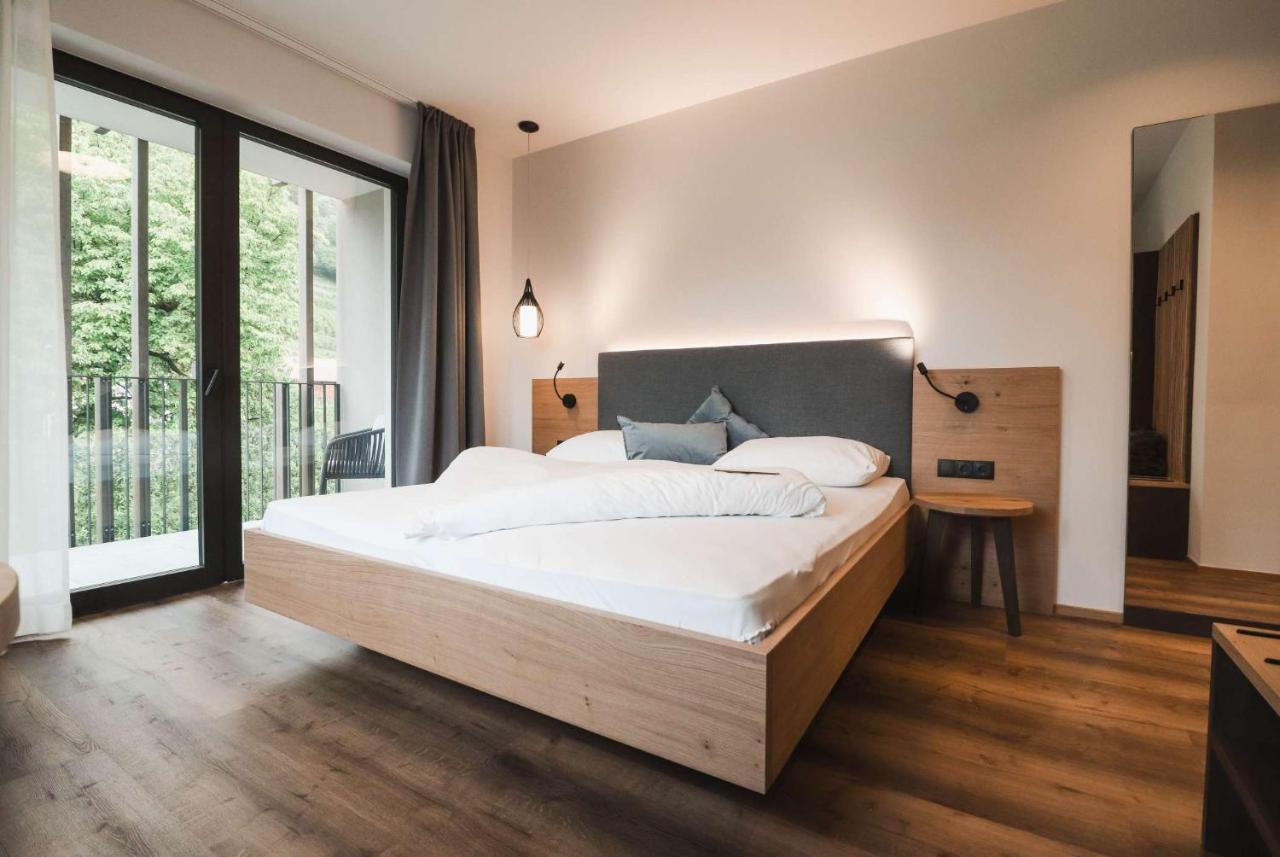Guesthouse Karnatsch Parcines Ngoại thất bức ảnh