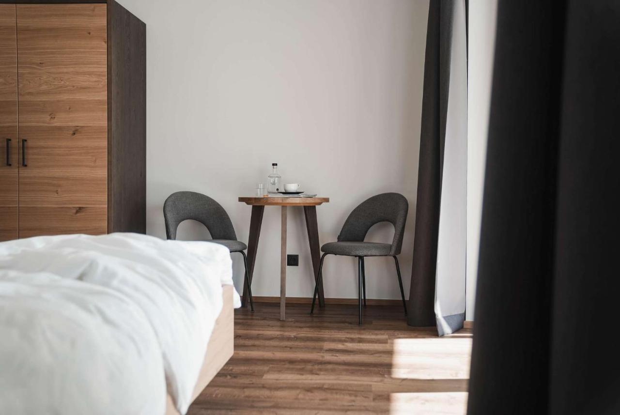 Guesthouse Karnatsch Parcines Ngoại thất bức ảnh