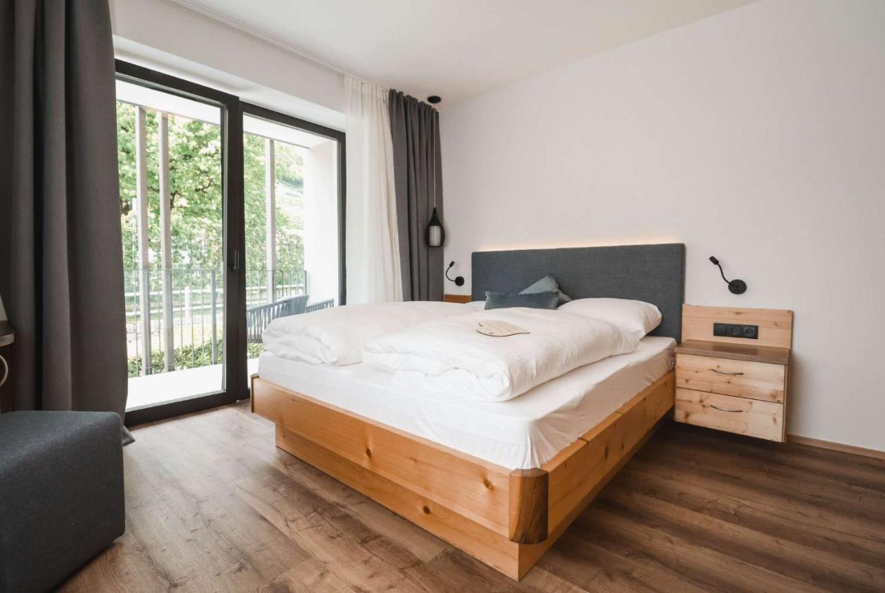 Guesthouse Karnatsch Parcines Ngoại thất bức ảnh
